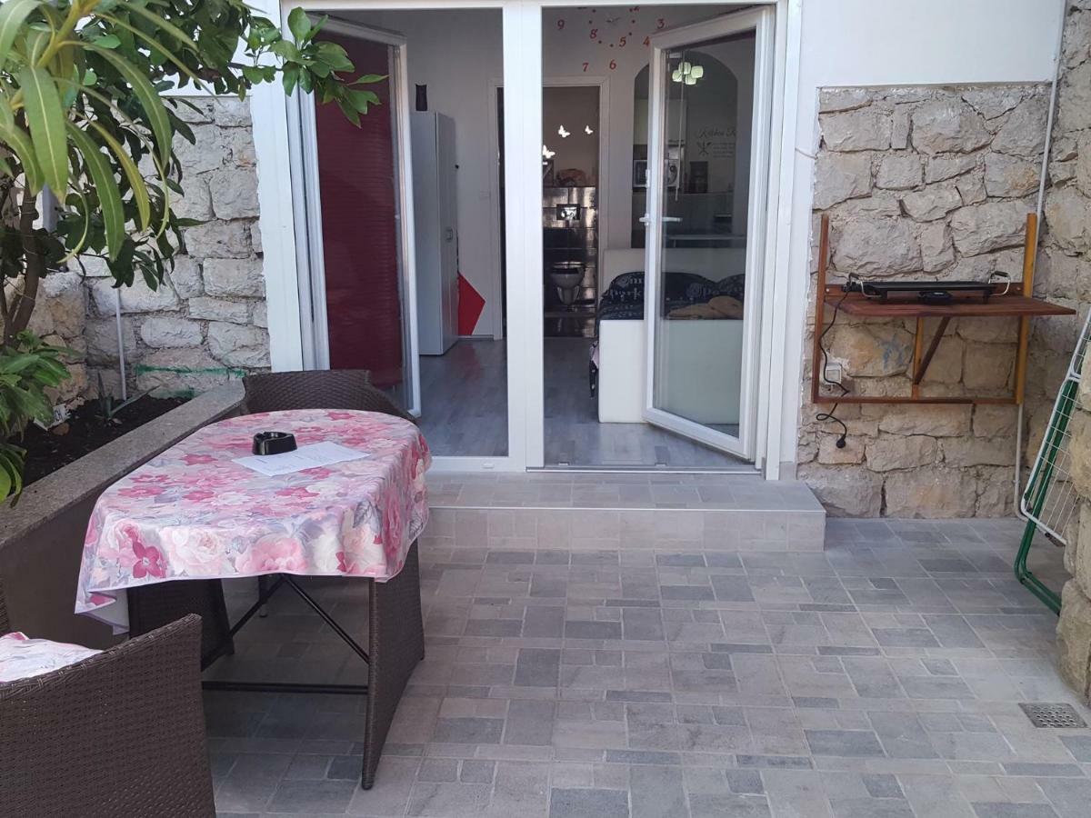 Apartments Anita Crikvenica Exterior photo
